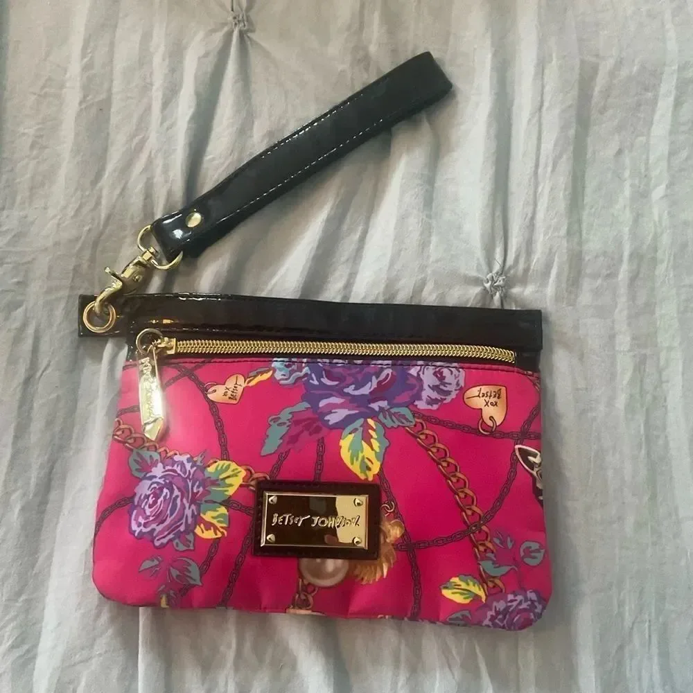*Betsey Johnson* Pink & Black Pink Floral Wristlet